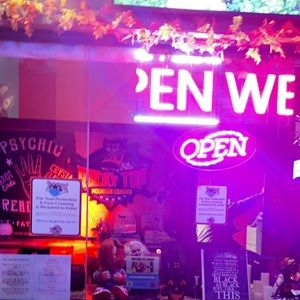 Meet your Posher, Rolando